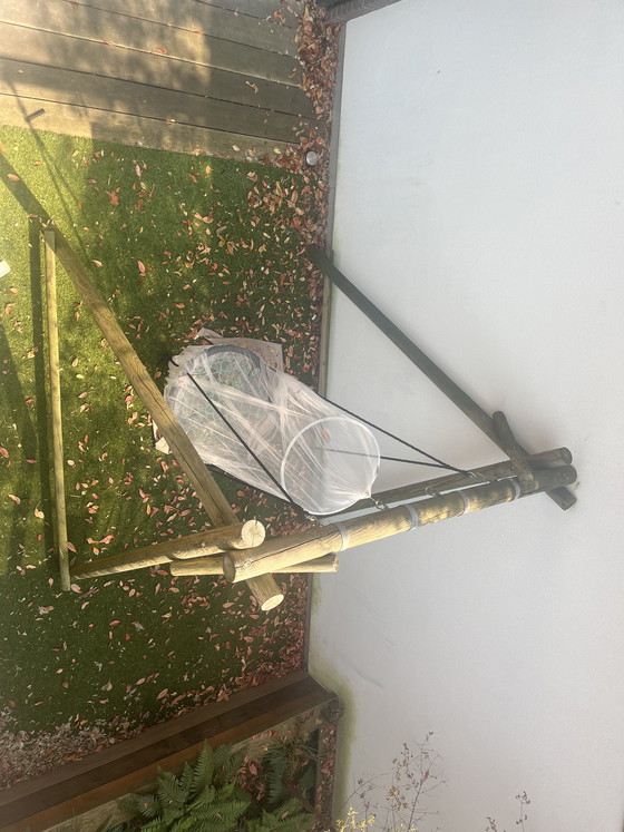 Image 1 of Houten schommel installatie. Inclusief drie schommels. Ook geschikt voor hangstoel of hangbank  