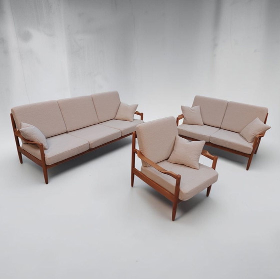 Scandinavian style Seating area reupholstered in ecru beige bouclé – Textile, Wood (photo 10 of 10)