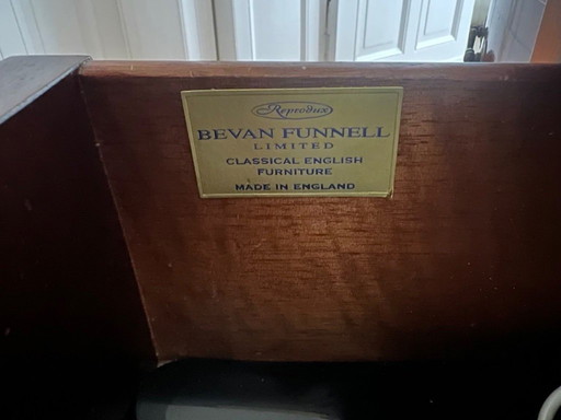 Bevan Funnell chest of drawers