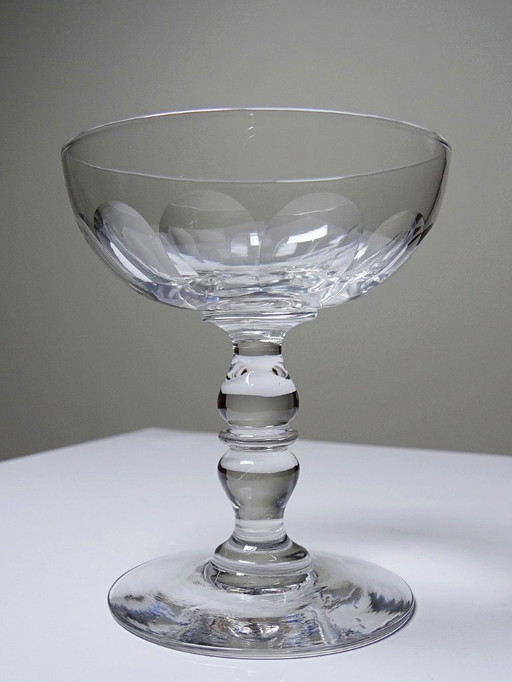 4 Alte Champagnerschalen geschliffenes Kristall Baccarat Médicis