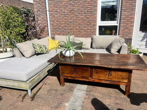 Antieke Spaanse kastanjehouten salontafel