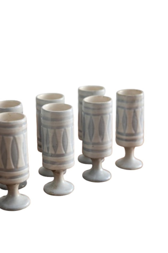 Image 1 of Roger Capron. Set di 8 bicchieri in ceramica, firmati e datati 1976