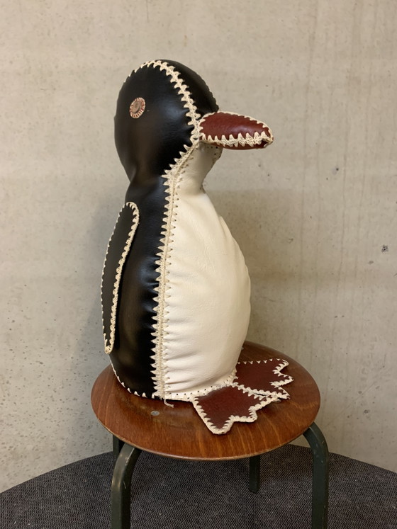 Image 1 of Kunst - nijverheid , Pinguïn, decoratief of als deurstopper. In de stijl van Dimitri  Omersa.