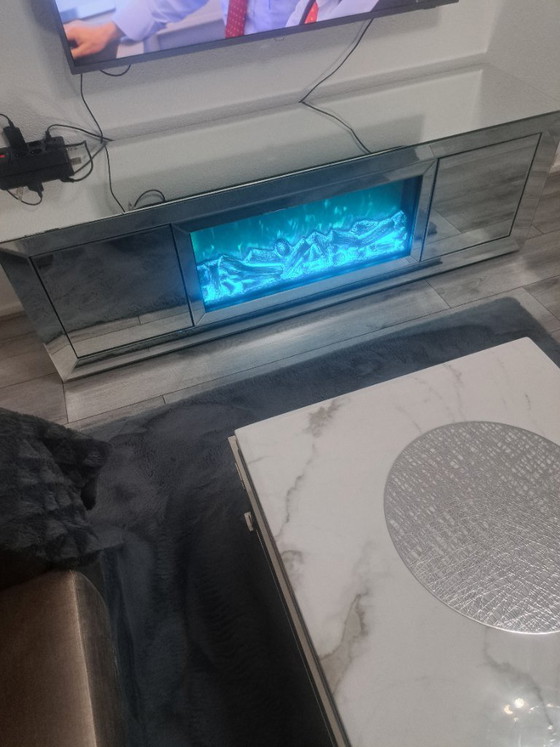 Image 1 of Chimenea eléctrica, espejo, mueble para TV con mando a distancia