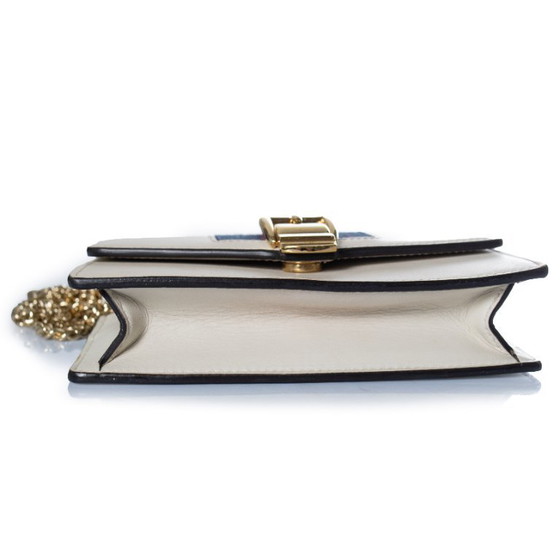Image 1 of Gucci Sylvie Mini-Kettentasche in Weiß