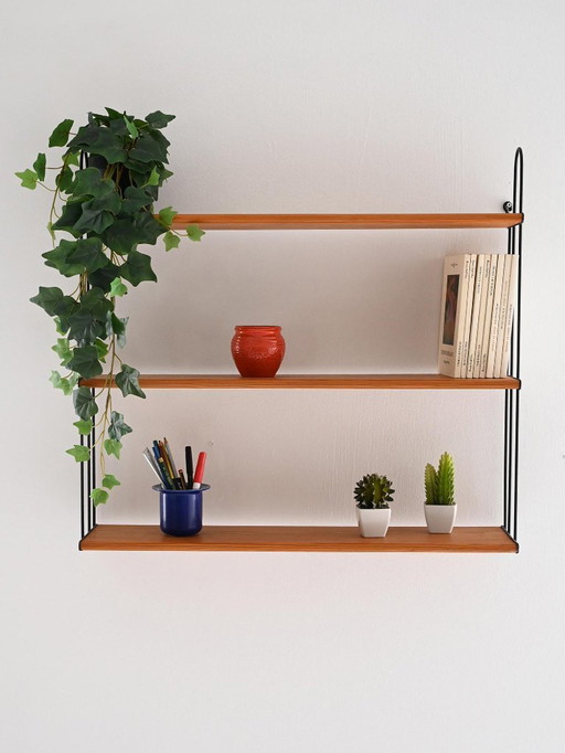 Etagère scandinave "Hylla" en chêne et métal des années 1960