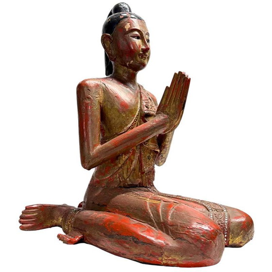 Burmese wooden temple statue of a monk with lacquer and gold leaf – Sculpture, Glass (photo 2 of 19)