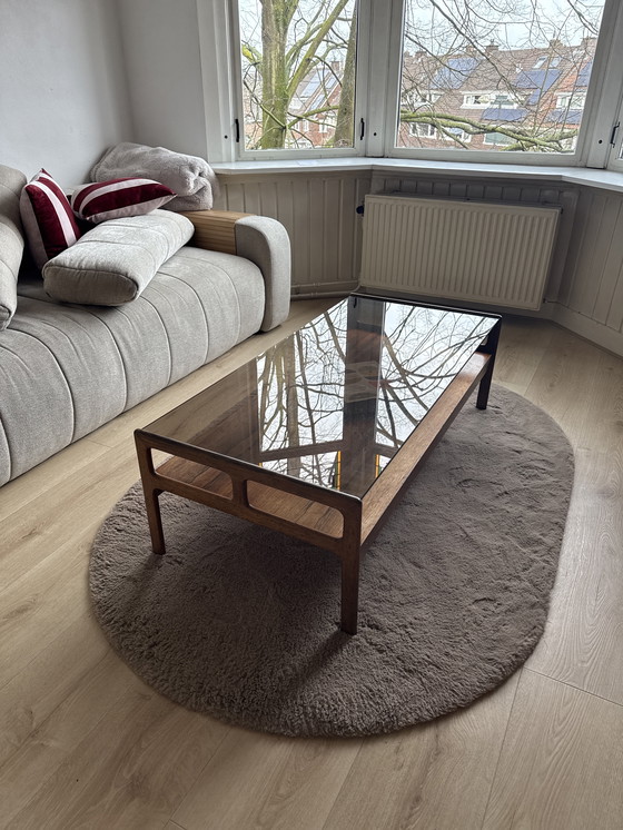 Image 1 of Table basse en palissandre avec plateau en verre fumé