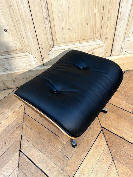 Image 1 of Sillón y otomana Charles y Ray EAMES Edición VITRA