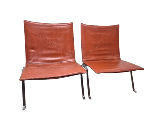 Poul Kjaerholm (1929-1980), Paar niedrige PK22-Stühle, Kold Christensen