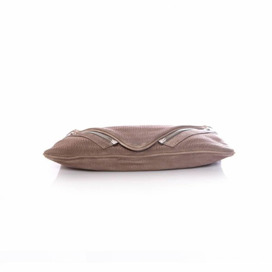 Image 1 of Alexander Wang, pochette Jena in pelle marrone con intarsi laser.