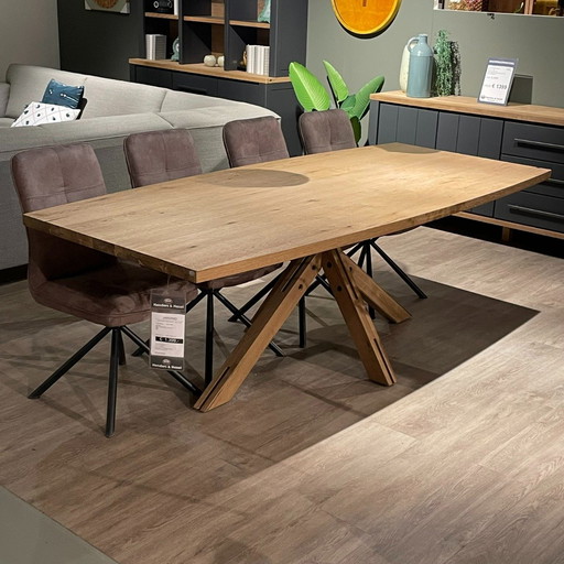 Henders and Hazel Jardino 230x105