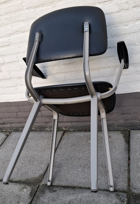 Image 1 of Friso Kramer. Sedia rivolta. Ahrend de Cirkel