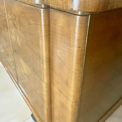 Art Deco sideboard from the 1930s - a masterpiece of German craftsmanship.