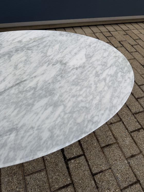 Image 1 of Originele Knoll Tulip Ovale Salontafel Eero Saarinen Statuarietto 107x70