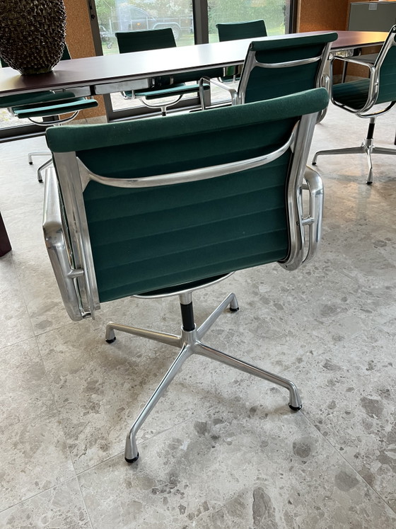 6x Vitra Eames EA108 (ensemble) – Chaises de réunion, Textile, Aluminium (photo 4 of 6)