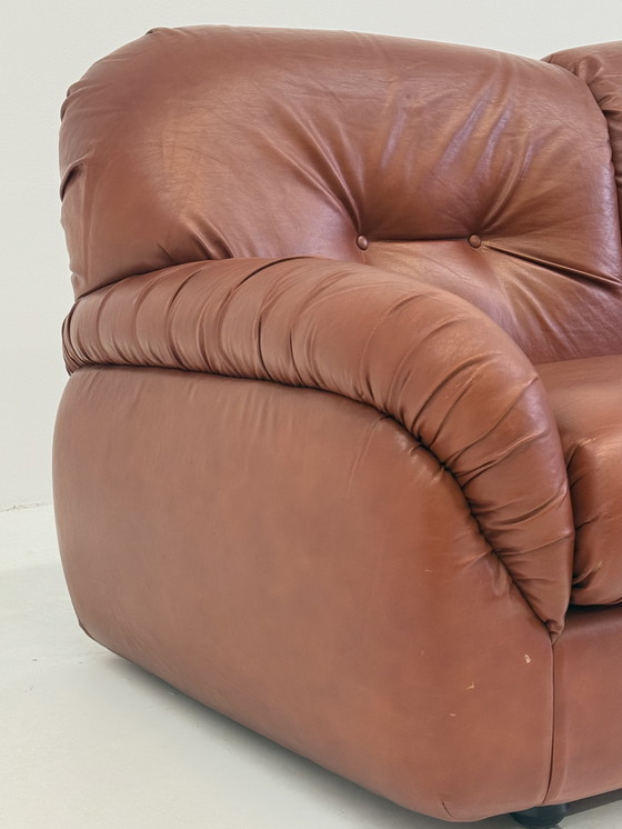 Image 1 of Divano di design vintage di Poltrona in pelle Skai