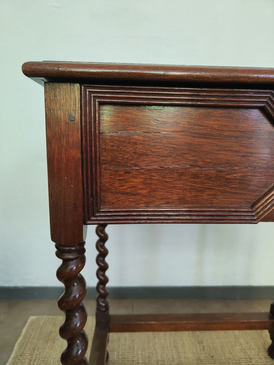 Antieke Sidetable in Jacobijnse Stijl met Barley Twist Poten – Ladekasten, Wood (photo 5 of 8)