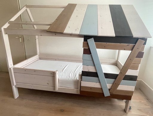 Lifetime Treehouse Bed