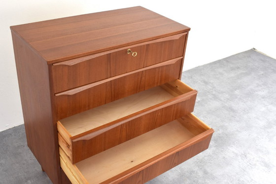 Image 1 of Deense teakhouten ladekast uit het midden van de 20e eeuw, jaren 60.