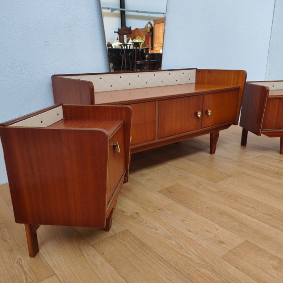 Image 1 of Ensemble tables de chevet vintage milieu du siècle avec coiffeuse - Prix