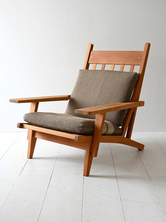 Image 1 of Hans Wegner GE 375 Fauteuil met Voetenbankje