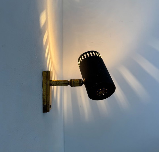 Image 1 of Lampada da parete vintage regolabile, ottone e metallo nero opaco, Francia, 1960