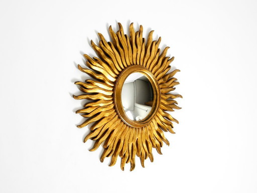 Large Mid Century Modern Sunburst Kovex wall mirror made of wood and resin, gold-plated | Ø 52 cm