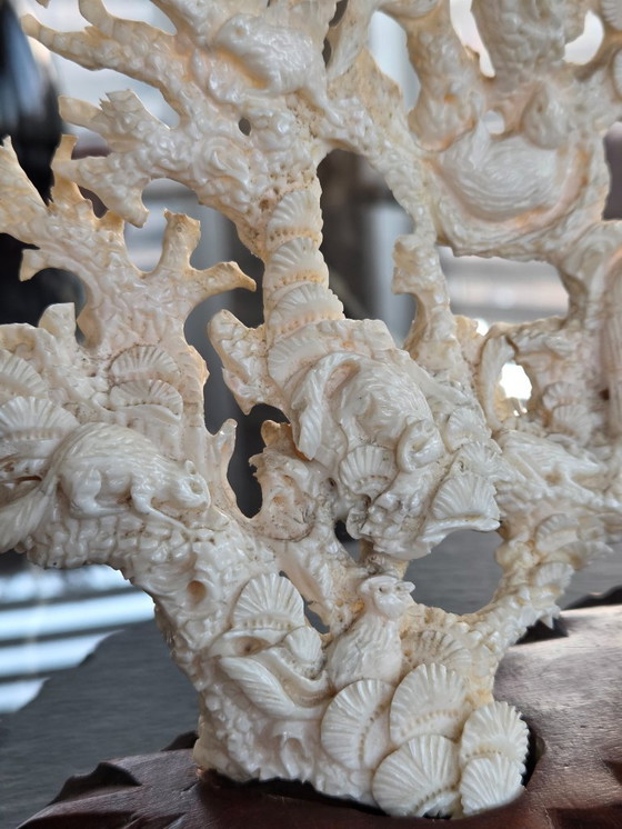 Image 1 of 20th century sculpted group in white coral (ref 4121)