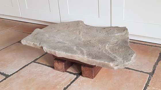 Image 1 of Mesa de centro de piedra natural