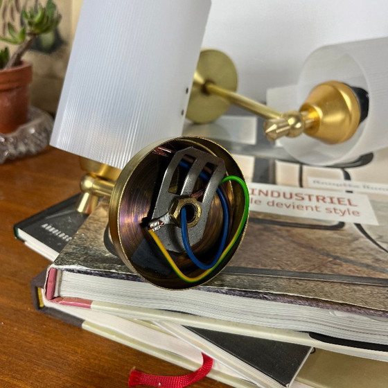 Pair of vintage plexiglass plastic and brass Wall lights, Gold (photo 6 of 8)