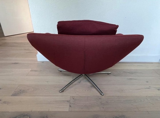 Image 1 of Label Gigi fauteuil rouge.