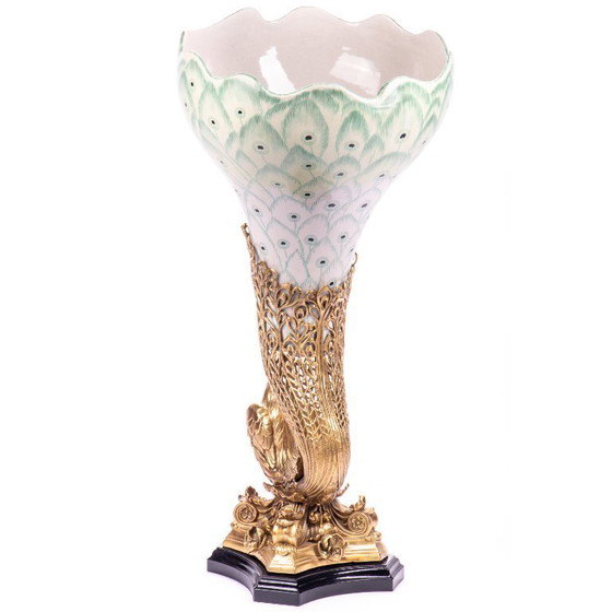 Image 1 of Jarrón de porcelana de bronce con forma de pavo real de 73 cm de alto