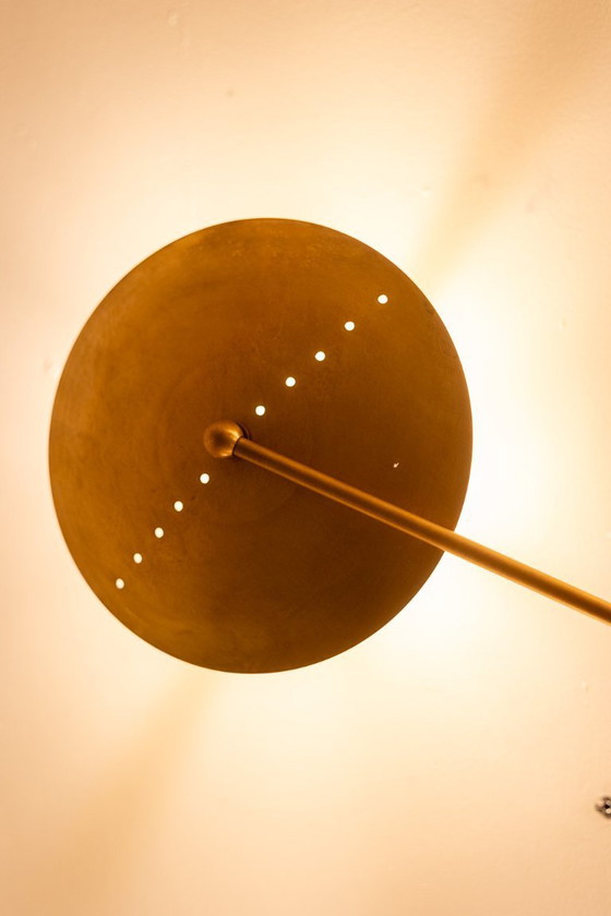 Image 1 of Wandlamp met 6 lichtpunten in gepatineerd messing, eigentijds werk