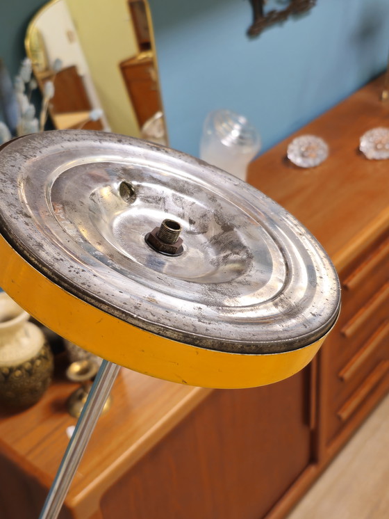 Image 1 of Lampadaire Vintage Lampadaire Jaune Ajustable