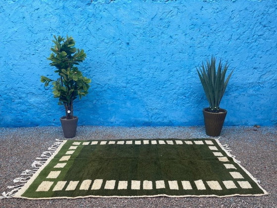 Image 1 of Alfombra bereber Atlas hecha a mano, artesanía tradicional, verde y blanco, 150 x 250 cm.