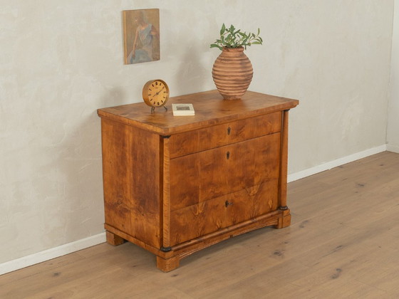 Image 1 of Cómoda Biedermeier de la década de 1830