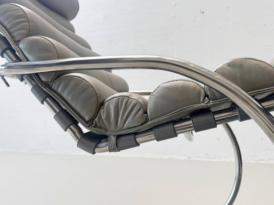 Image 1 of Elegante tumbona con tapicería y posición reclinable ajustable