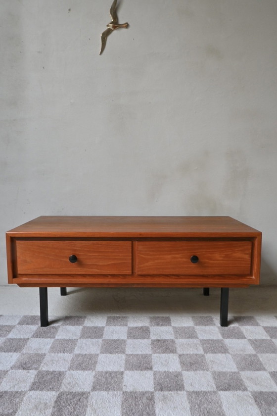 Image 1 of Vintage Lowboard Met Lades – Tijdloos Design