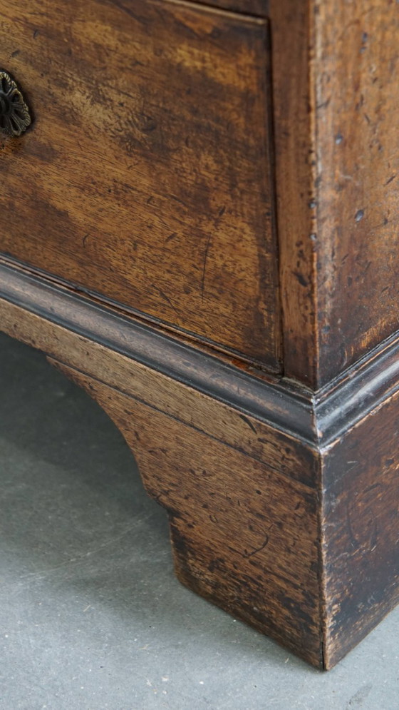 Image 1 of Preciosa cómoda inglesa antigua del siglo XVIII
