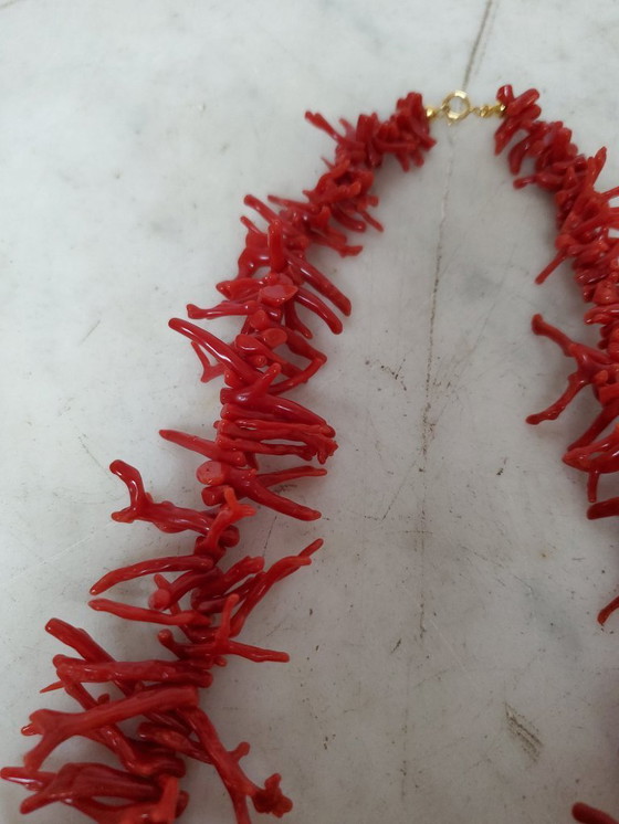 Image 1 of Bijoux - Collier en corail rouge sang foncé frangé. (ref 4043)