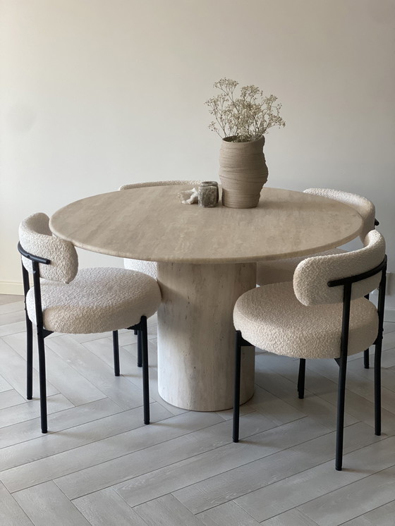 Image 1 of Table de salle à manger ronde en travertin 120