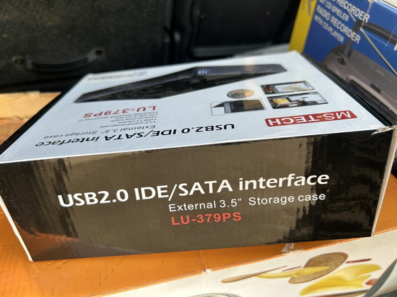 Mobile di archiviazione esterno da 3,5" con interfaccia IDE/SATA USB 2.0 di MS-TECH. – ms tech (photo 4 of 6)