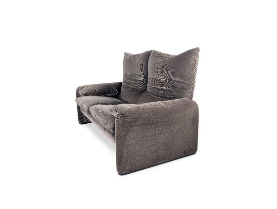 Image 1 of Cassina Maralunga tweezitsbank Vico Magistretti corduroy grijze bank