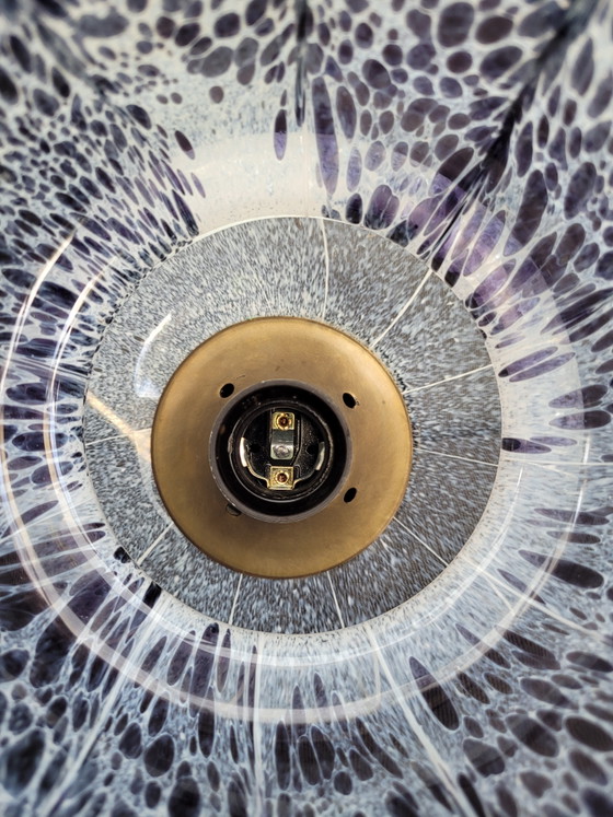 Lampada a sospensione in vetro di Murano soffiato a mano, viola/bianco, vintage anni '70 (photo 10 of 11)