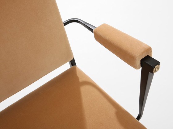 Image 1 of André Arbus toegeschreven aan twee neoklassieke fauteuils van metaal, brons en fluweel, jaren 1940.