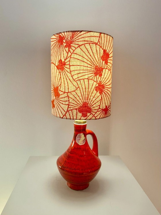 Image 1 of Kleine Bay Akzentlampe – kabellose Vasenlampe mit japanischem Seerosen-Stoff