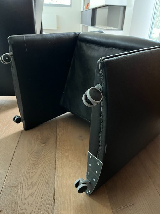 Image 1 of Desalto Stilt 430 design tafel met 6 kuipzeteltjes in leder