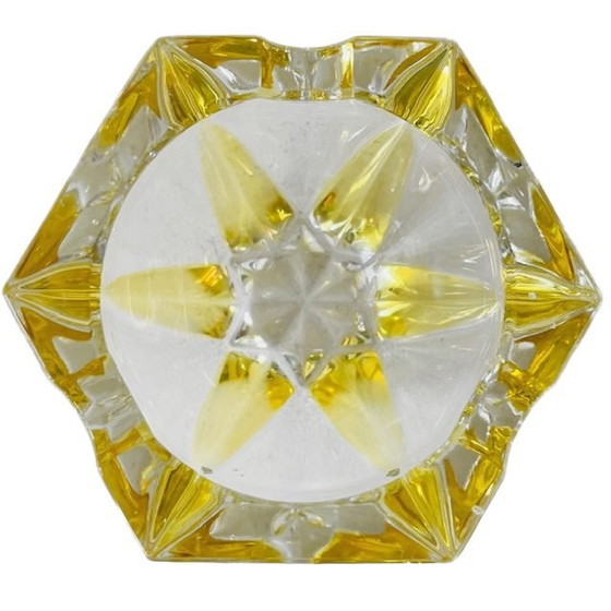 Image 1 of Portavelas de cristal tallado en forma de estrella amarilla MCM 1960s