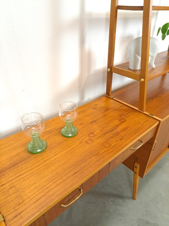 Image 1 of Armario doble de chapa de teca con escritorio de Suecia